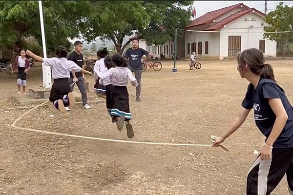 Playing rope game together